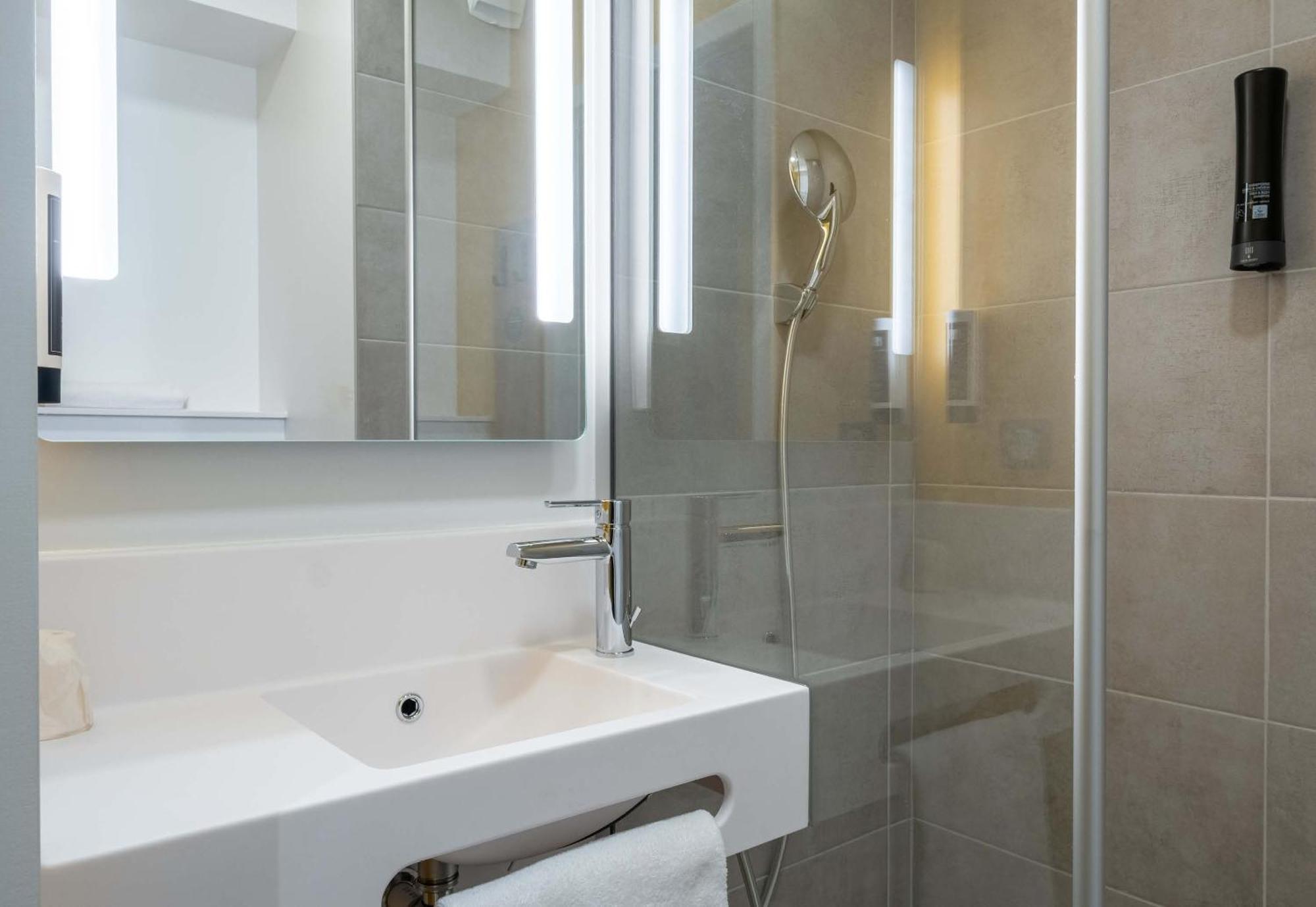 B&B Hotel Cluses Sud Luaran gambar
